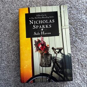 Hardcover Safe Haven by Nicholas Sparks